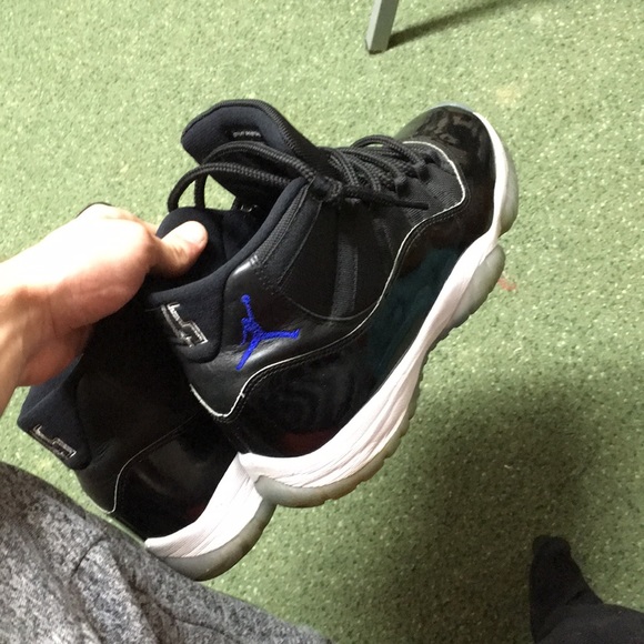 jordan 11 space jam size 10